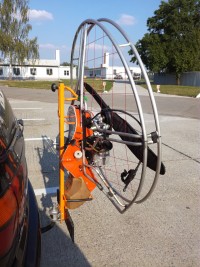  Carrier for car towbar - suitable for paramotor Nirvana Rodeo Carrier for car towbar - suitable for paramotor Nirvana RodeoDržák paramotoru Rodeo za auto