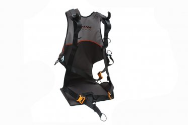 Hagi TAXI Harness including wooden plate